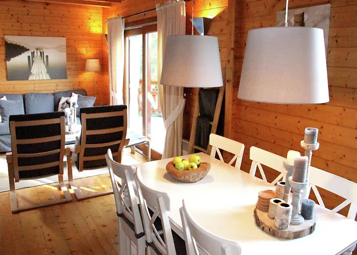 Poolside Bliss Near Σπίτι διακοπών Beaulieu (Cantal)