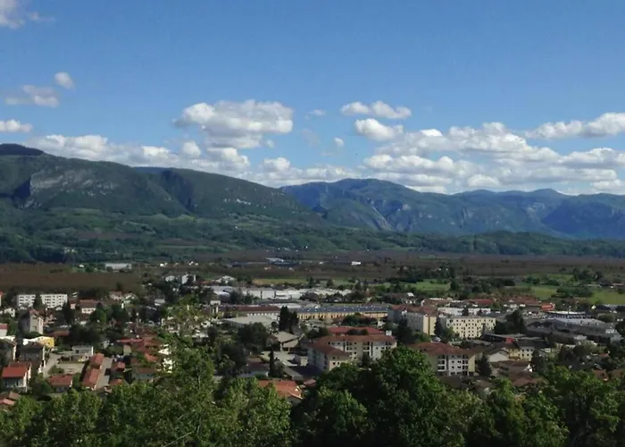 Σπίτι διακοπών Poolside Bliss Near Beaulieu (Cantal)